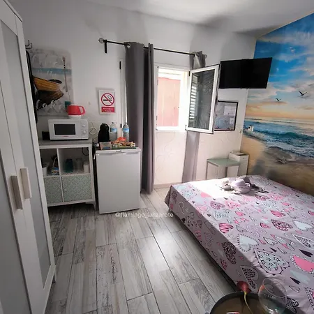 Flamingo, Entrada Privada Y Bano Privado En By Flamingo House, No Fumadores Arrecife (Lanzarote)